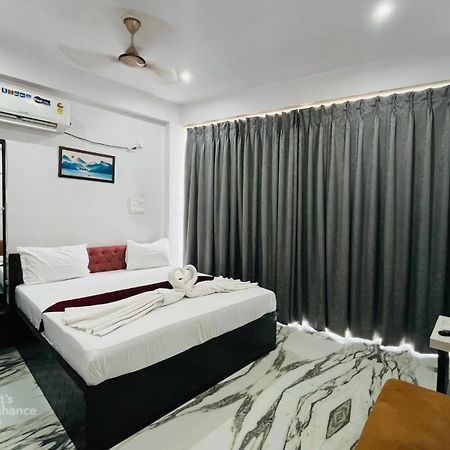 Hotel Vinayak Plaza Varanasi Exterior foto