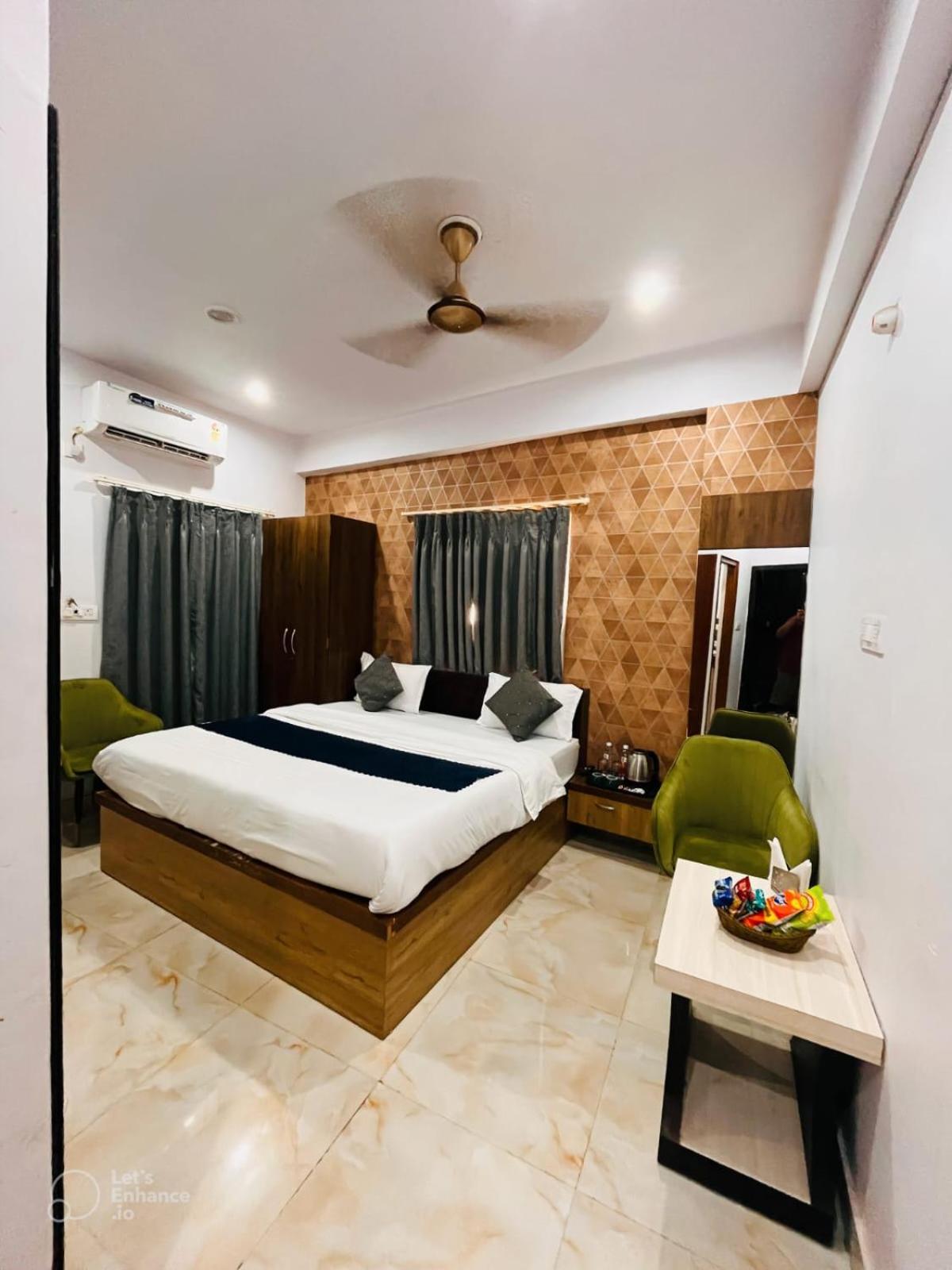 Hotel Vinayak Plaza Varanasi Exterior foto