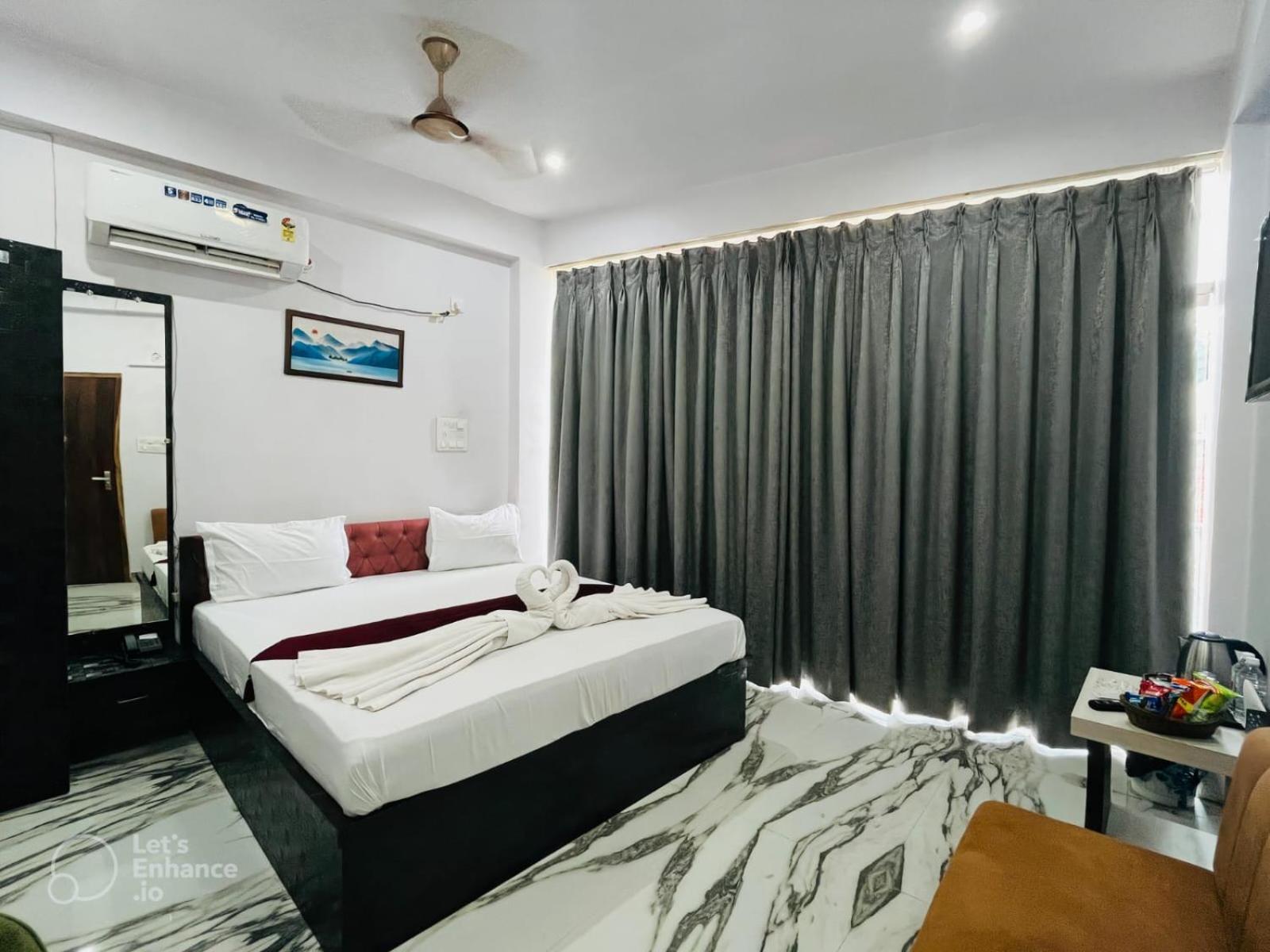 Hotel Vinayak Plaza Varanasi Exterior foto