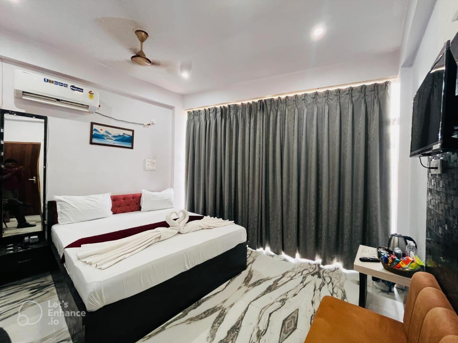 Hotel Vinayak Plaza Varanasi Exterior foto